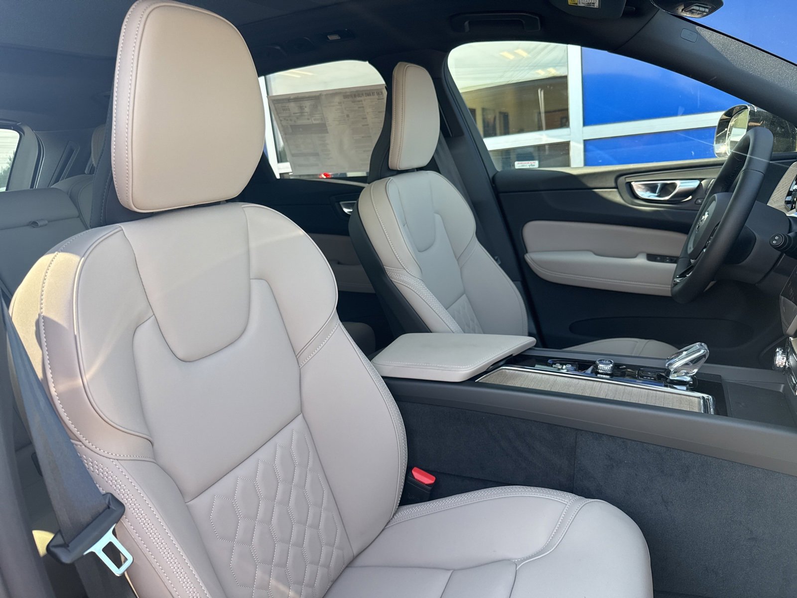 New 2026 Volvo XC60 T8 Plus w/ Protection Package Premier image 15