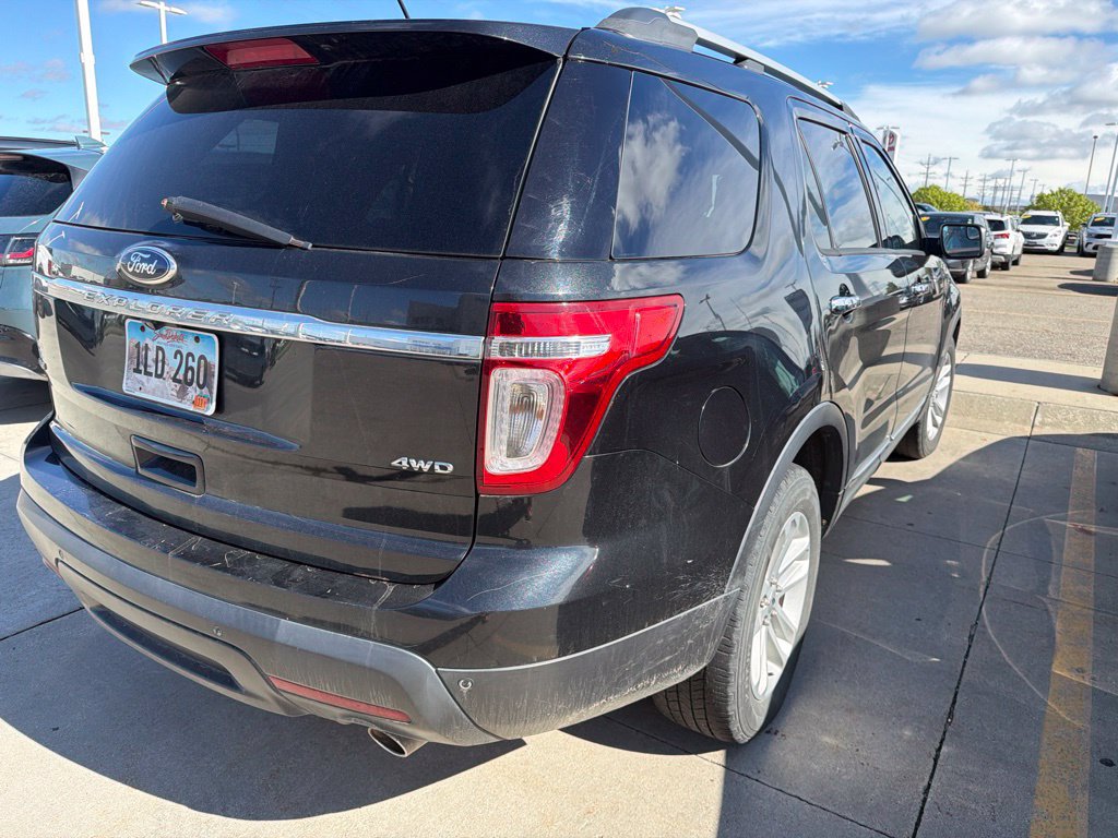 Used 2014 Ford Explorer XLT w/ Equipment Group 202A AWD/4WD image 3