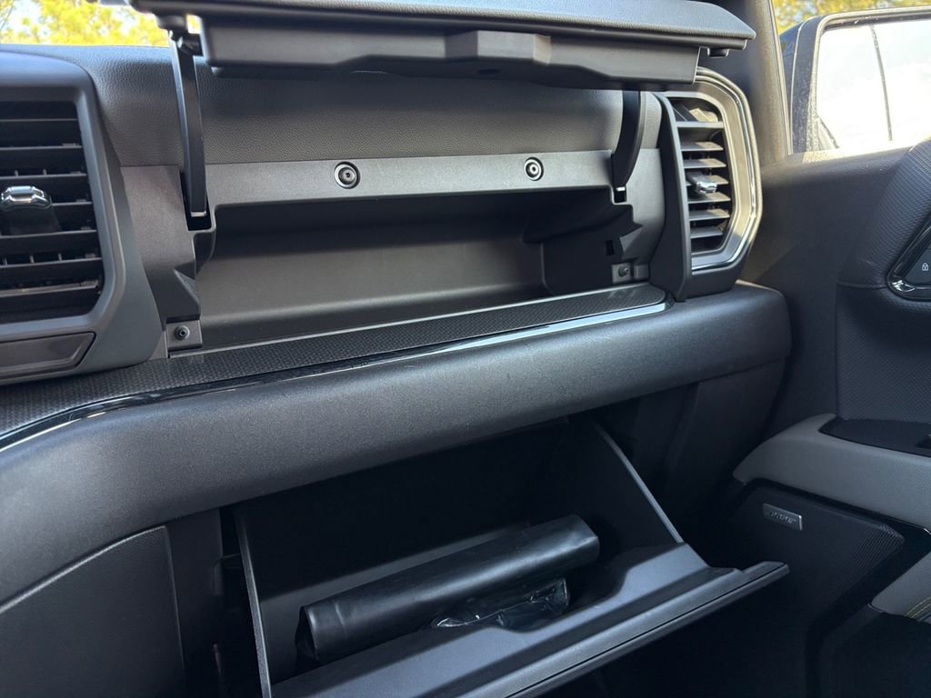 Used 2025 Chevrolet Silverado 1500 ZR2 w/ Technology Package image 9