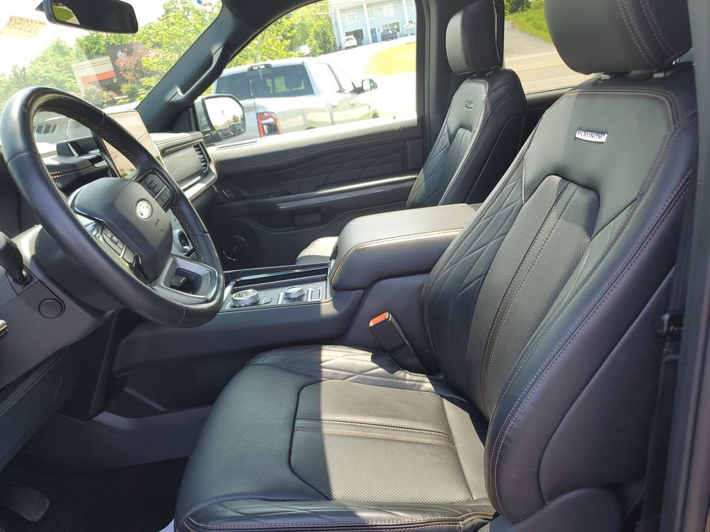 Used 2024 Ford Expedition Platinum AWD/4WD image 16