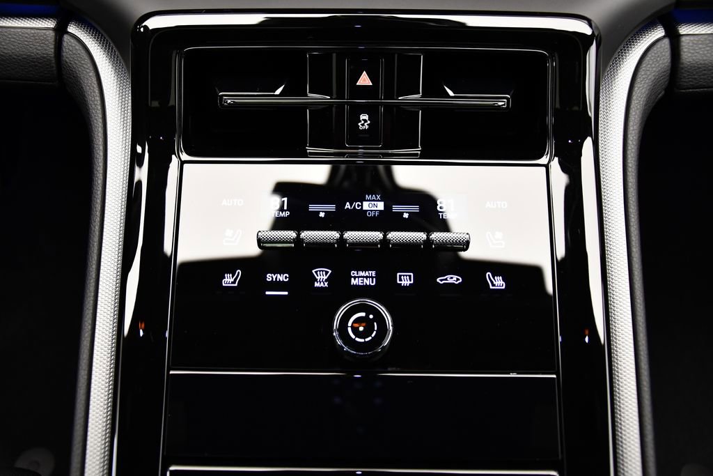 Used 2025 Porsche Panamera image 30