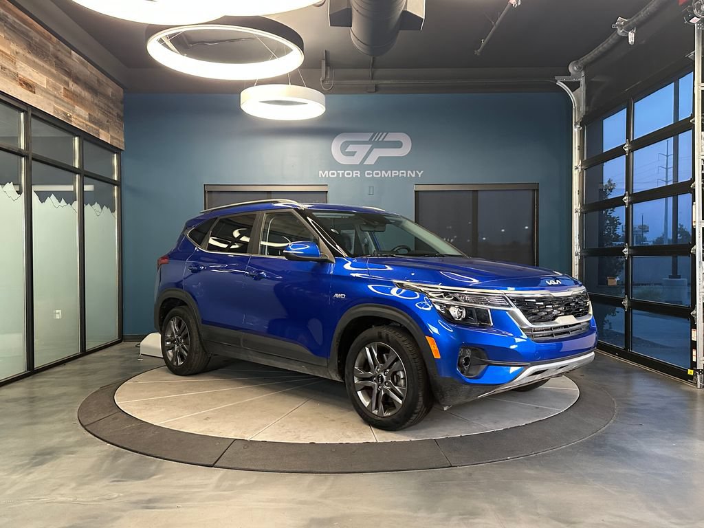 Used 2023 Kia Seltos S w/ Navigation Package AWD/4WD image 1