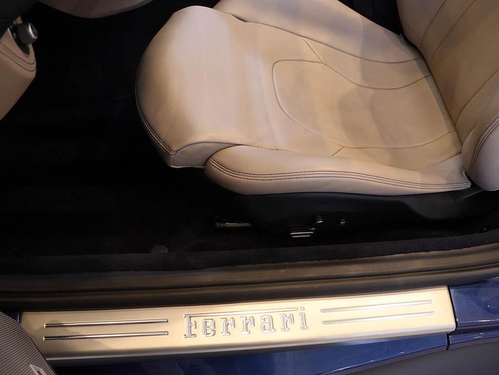 Certified 2019 Ferrari Portofino RWD image 63