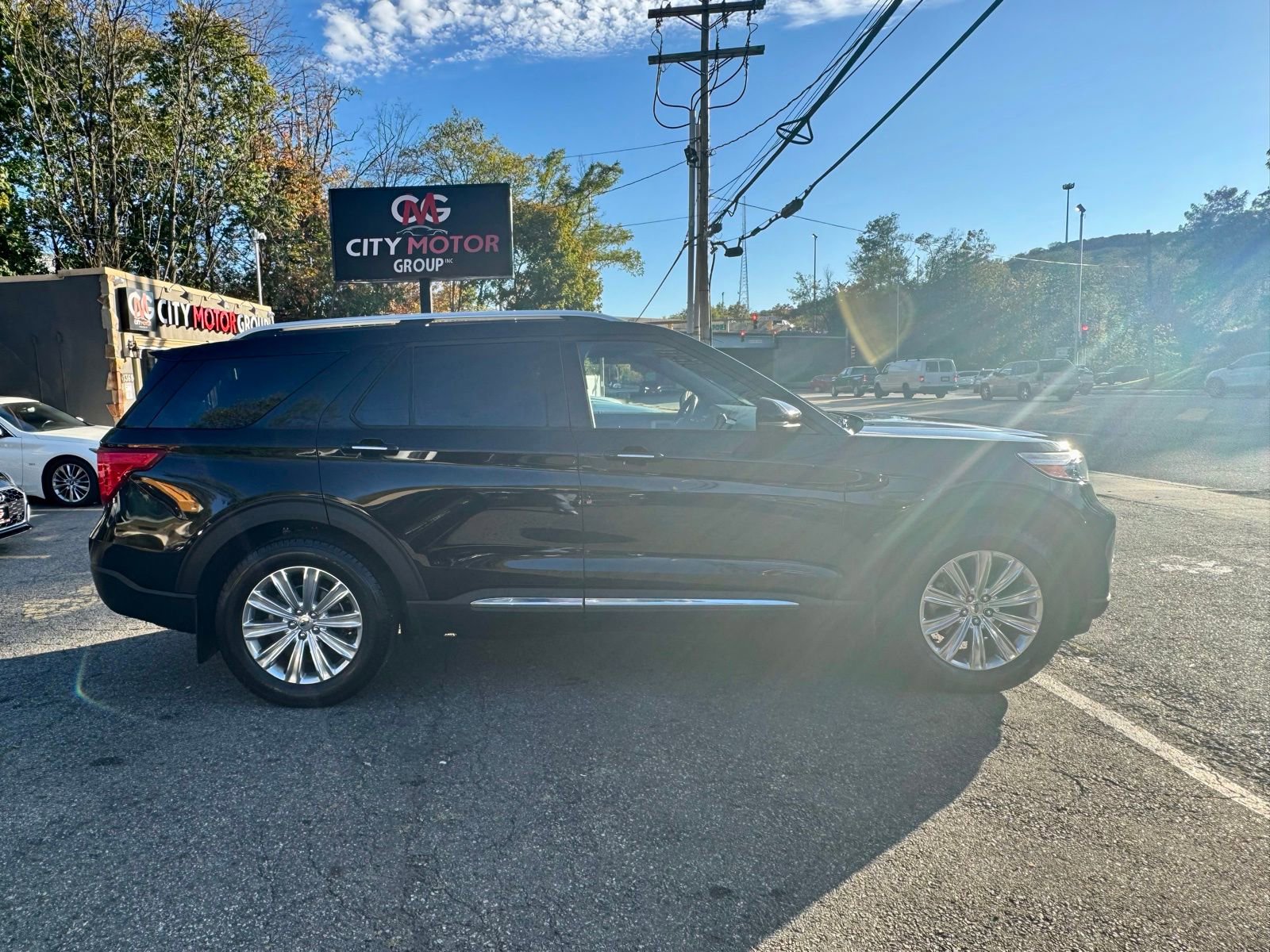 Used 2020 Ford Explorer Limited w/ Class III Trailer Tow Package image 5