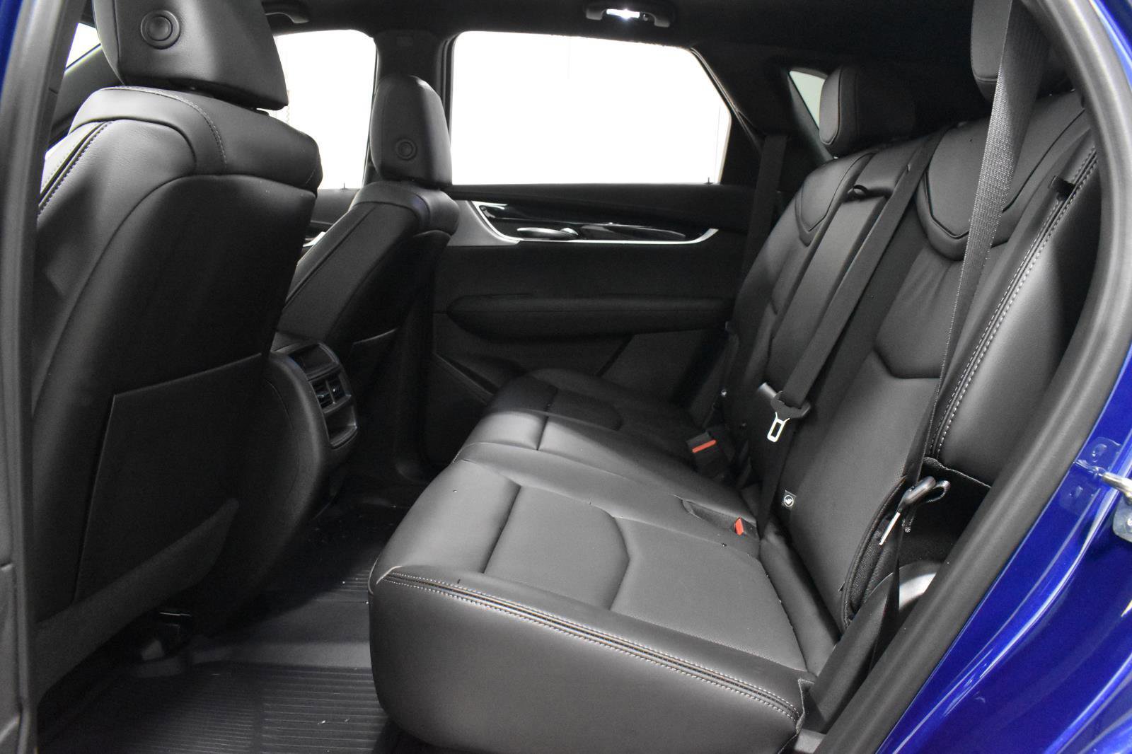 Used 2025 Cadillac XT5 Premium Luxury w/ LPO, Floor Liner Package FWD image 7