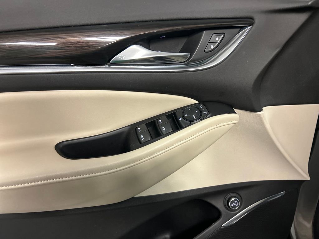 Used 2018 Buick Enclave Essence w/ Trailering Package AWD/4WD image 14
