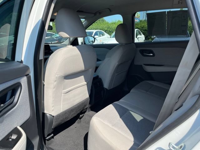 Used 2022 Nissan Rogue SV AWD/4WD image 18