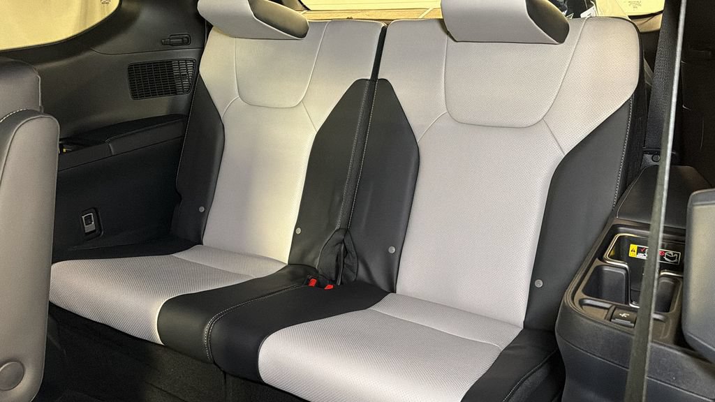 New 2026 Lexus TX 500h AWD image 28