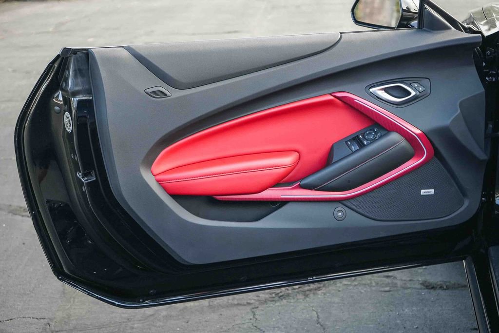 Used 2023 Chevrolet Camaro LT w/ Technology Package image 20