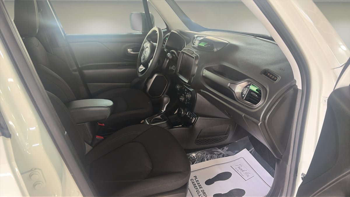 Used 2023 Jeep Renegade Latitude AWD/4WD image 9
