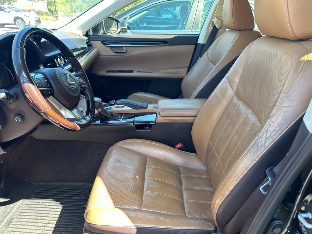 Used 2016 Lexus ES 350 w/ Luxury Package w/Wood Trim FWD image 4