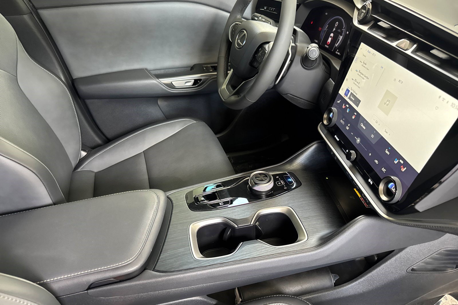 Certified 2026 Lexus RZ 450e AWD w/ Technology Package image 20