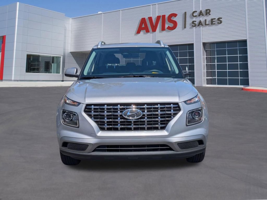 Used 2025 Hyundai Venue SEL FWD image 2