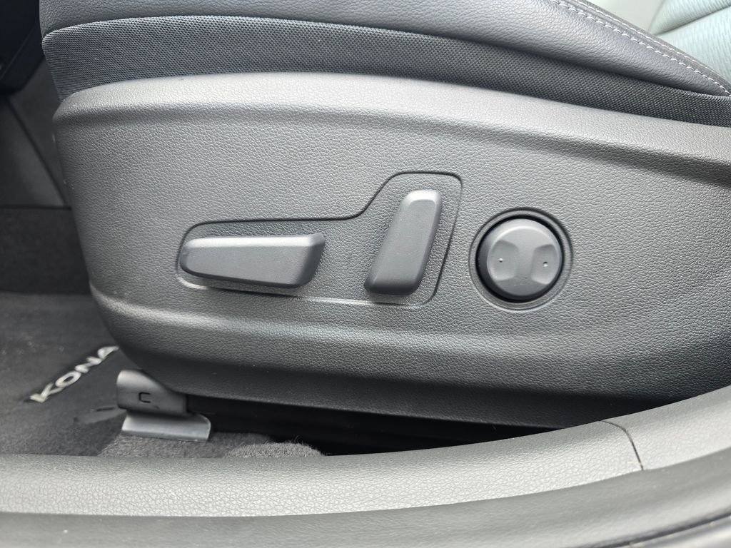 Used 2021 Hyundai Kona Limited w/ Cargo Package image 24