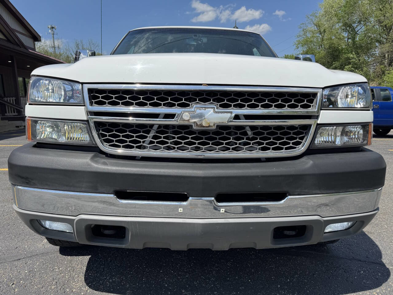 Used 2005 Chevrolet Silverado 2500 LT w/ Skid Plate Package AWD/4WD image 9
