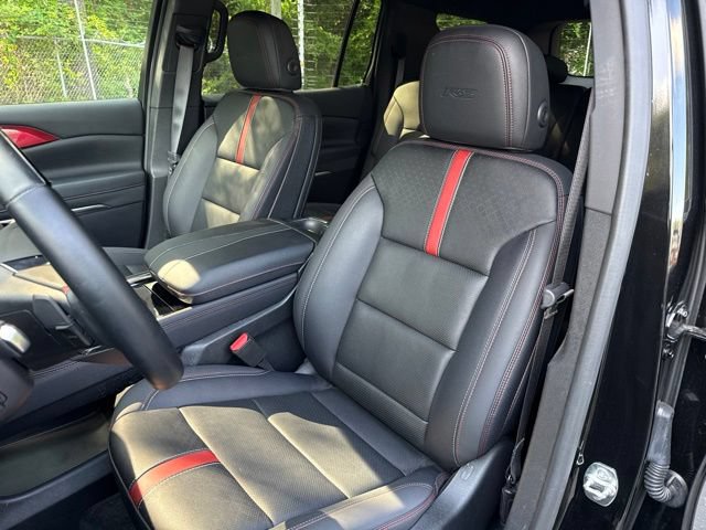 Used 2026 Chevrolet Traverse RS FWD image 10
