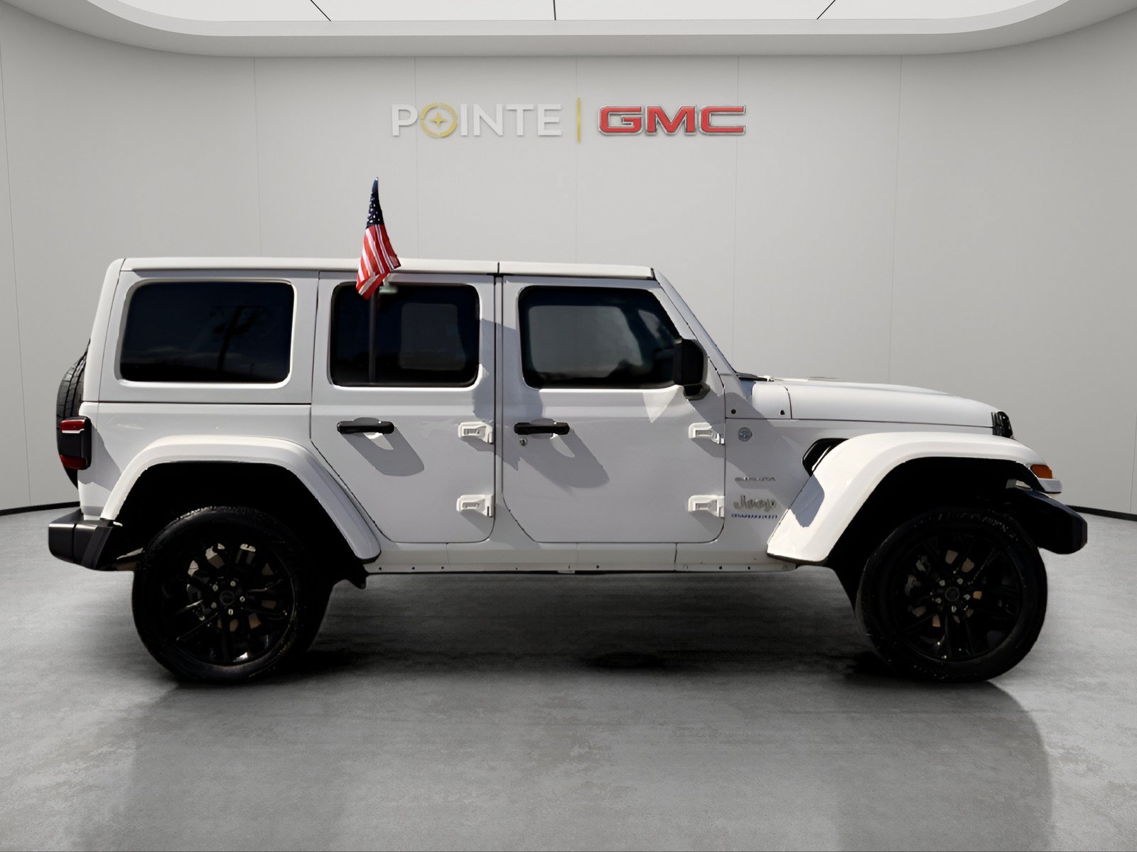 Used 2024 Jeep Wrangler Unlimited Sahara AWD/4WD image 3