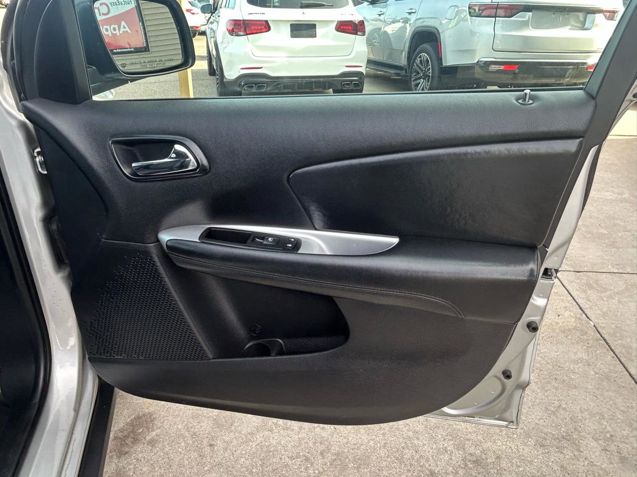Used 2012 Dodge Journey SXT w/ Flexible Seating Group FWD image 17