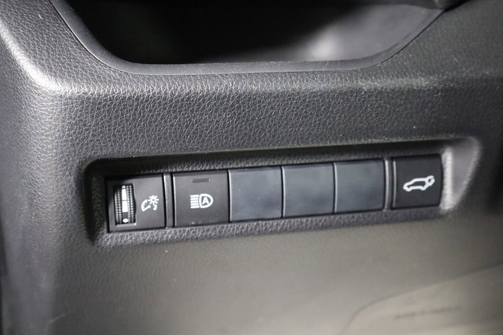 Used 2019 Toyota RAV4 XLE FWD image 21