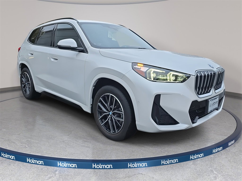 Used 2025 BMW X1 xDrive28i w/ M Sport Package image 4