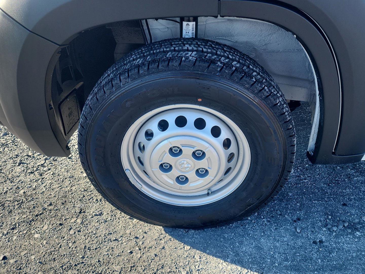 New 2026 RAM ProMaster 2500 w/ Convenience Group image 9