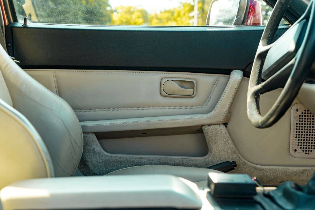 Used 1986 Porsche 944 Turbo image 73