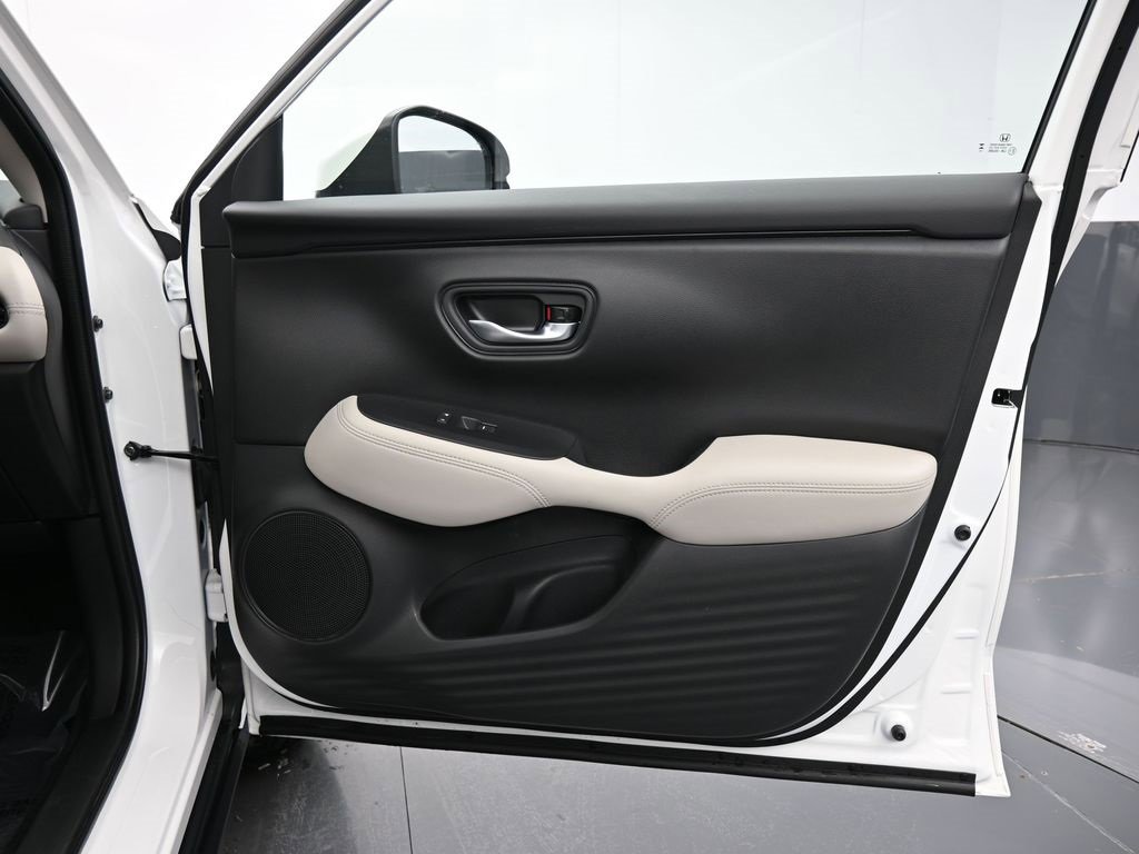 Certified 2026 Honda HR-V LX image 38