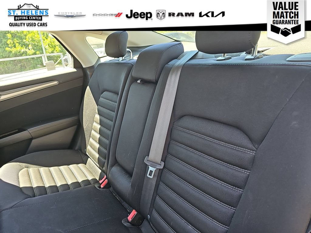 Used 2014 Ford Fusion SE FWD image 19