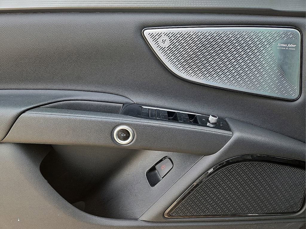 Used 2024 Maserati Grecale GT image 23