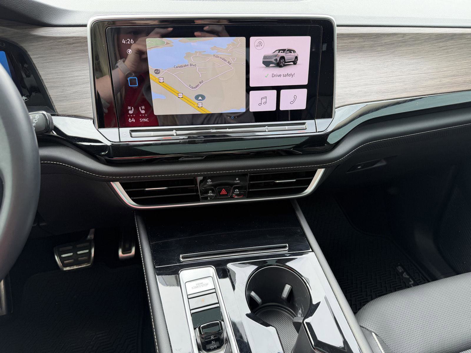 Used 2024 Volkswagen Atlas SEL Premium R-Line image 11