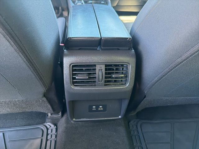Used 2023 Nissan Rogue SV image 14