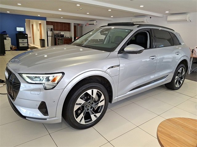 Used 2022 Audi e-tron Premium w/ Convenience Plus Package
