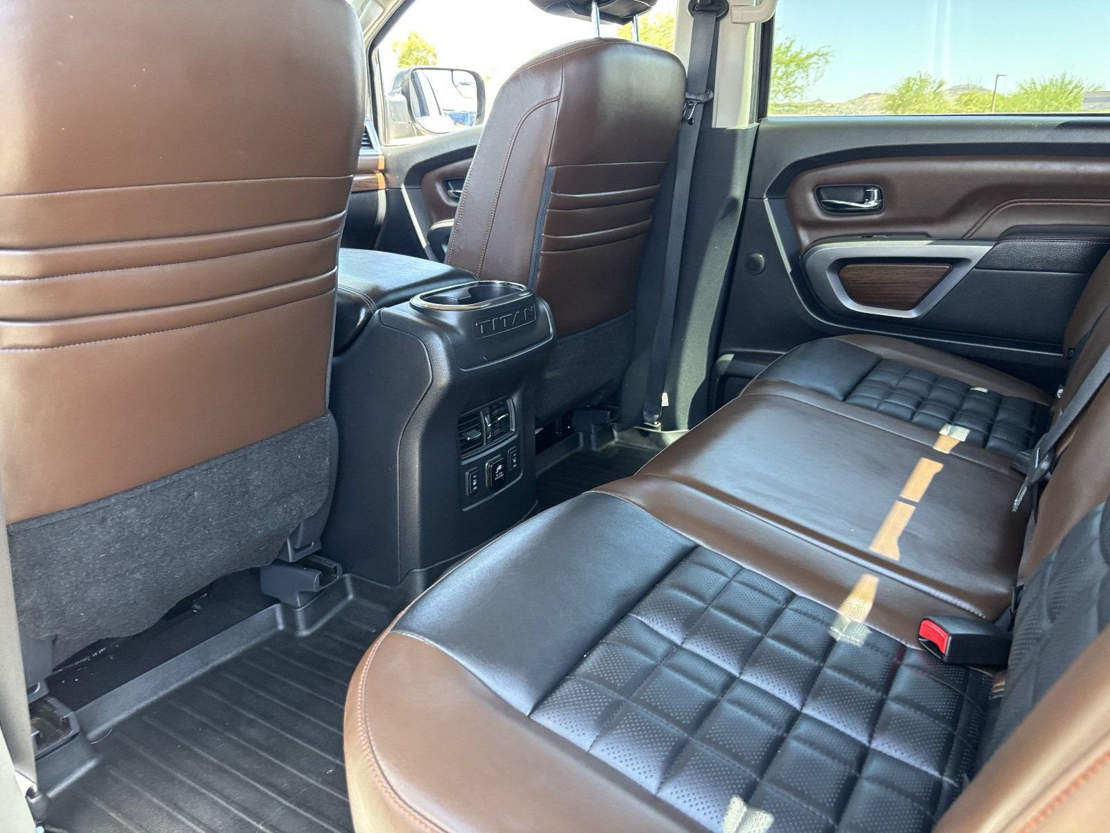 Used 2018 Nissan Titan Platinum Reserve w/ Platinum Utility Package AWD/4WD image 18