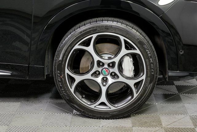 Used 2024 Alfa Romeo Tonale Ti w/ Active Assist Package AWD/4WD image 6