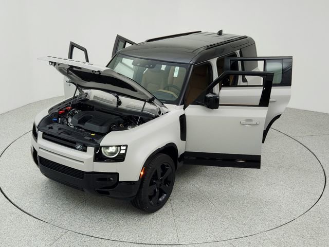 New 2026 Land Rover Defender 110 X-Dynamic SE image 33
