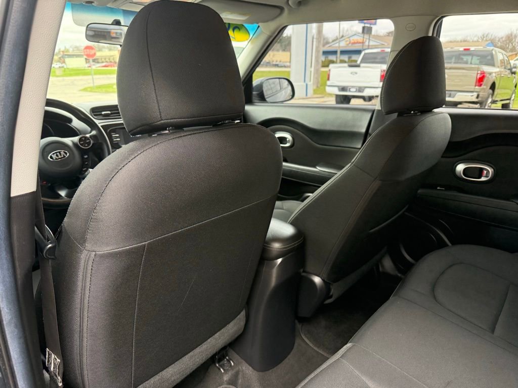 Used 2017 Kia Soul + image 14