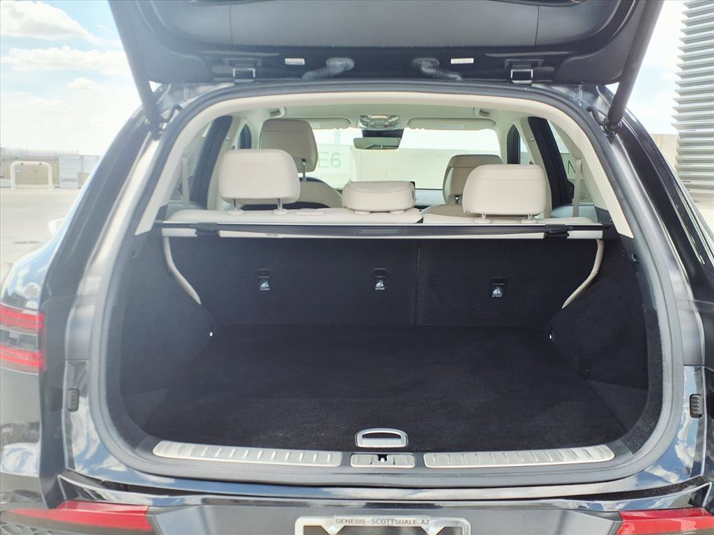 Certified 2022 Genesis GV70 2.5T image 16