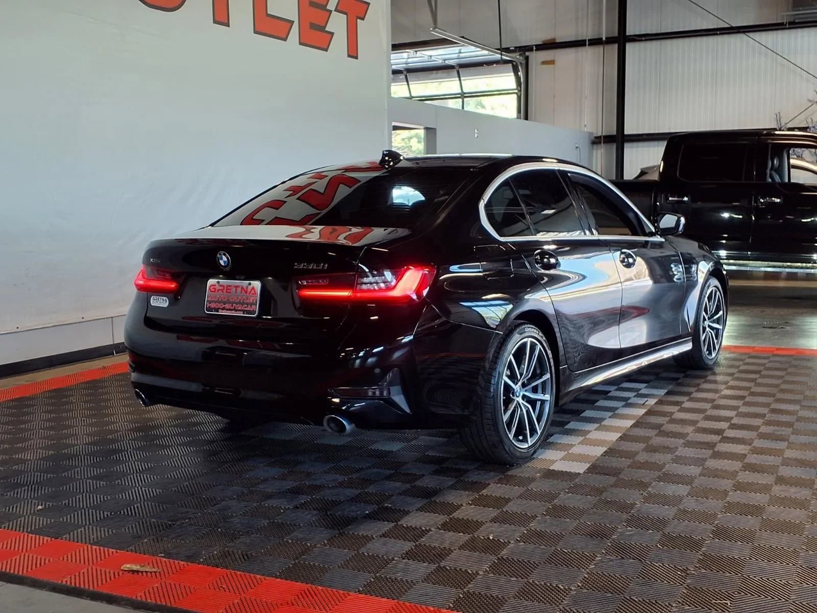 Used 2020 BMW 330i xDrive Sedan w/ Convenience Package AWD/4WD image 6