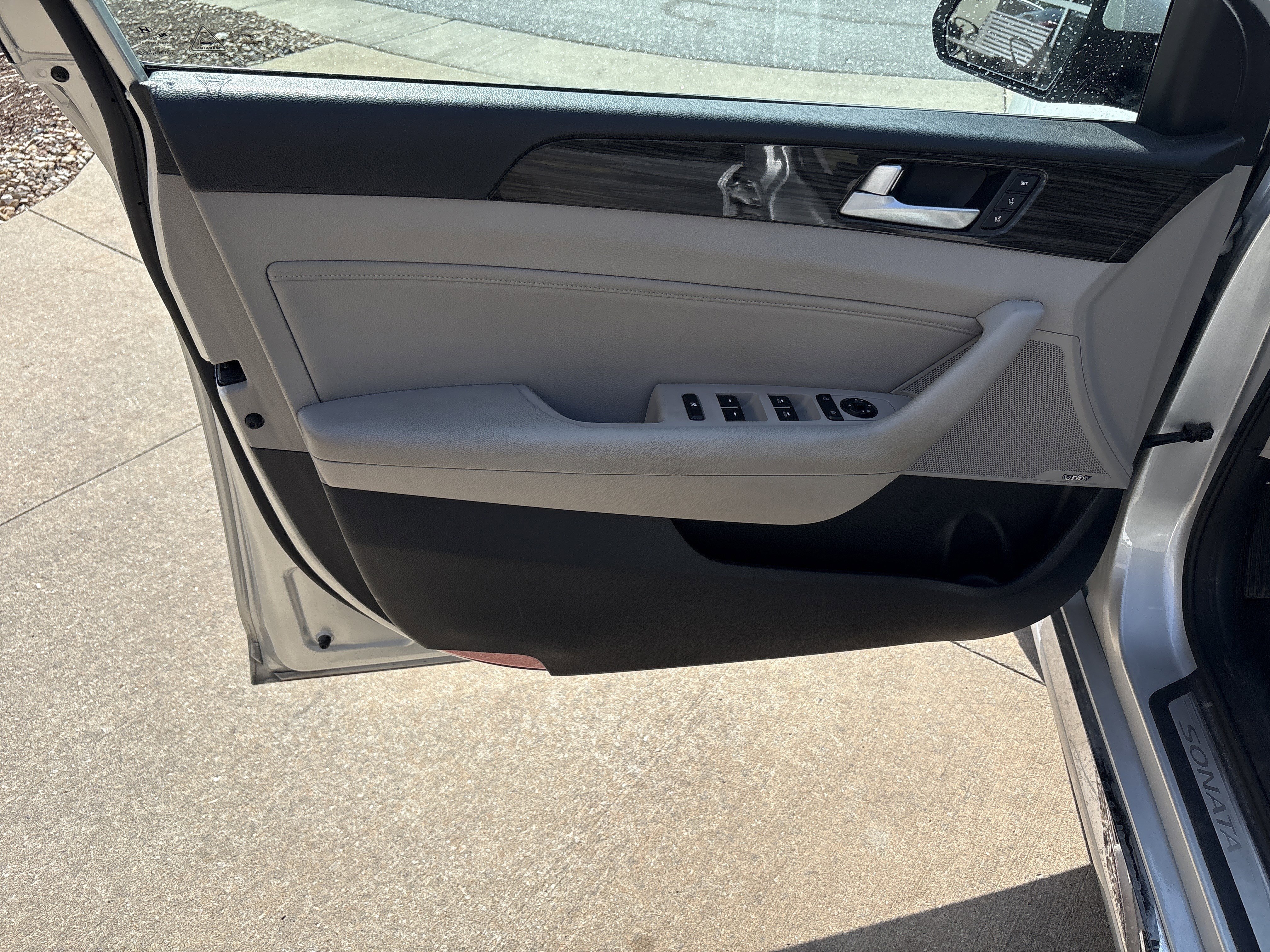 Used 2015 Hyundai Sonata Limited w/ Option Group 05 image 14