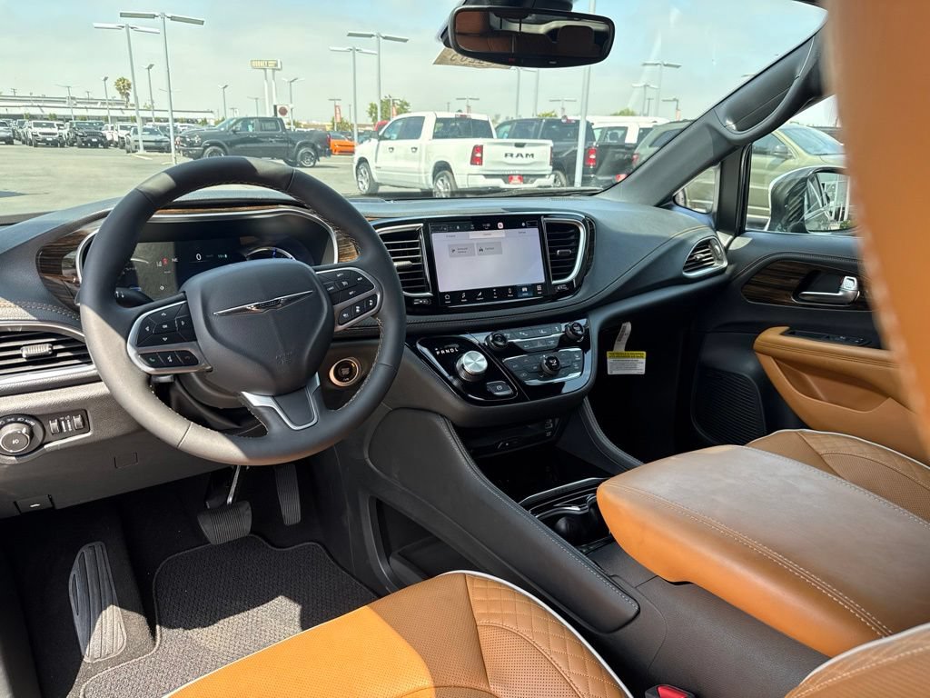 Certified 2023 Chrysler Pacifica Pinnacle FWD image 20