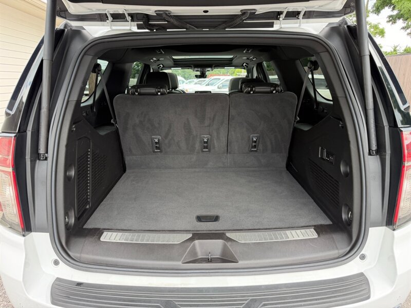 Used 2022 Chevrolet Suburban Premier w/ Premium Package AWD/4WD image 30