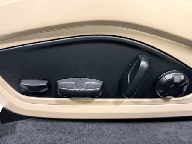 Used 2023 Porsche Taycan w/ Premium Package RWD image 19