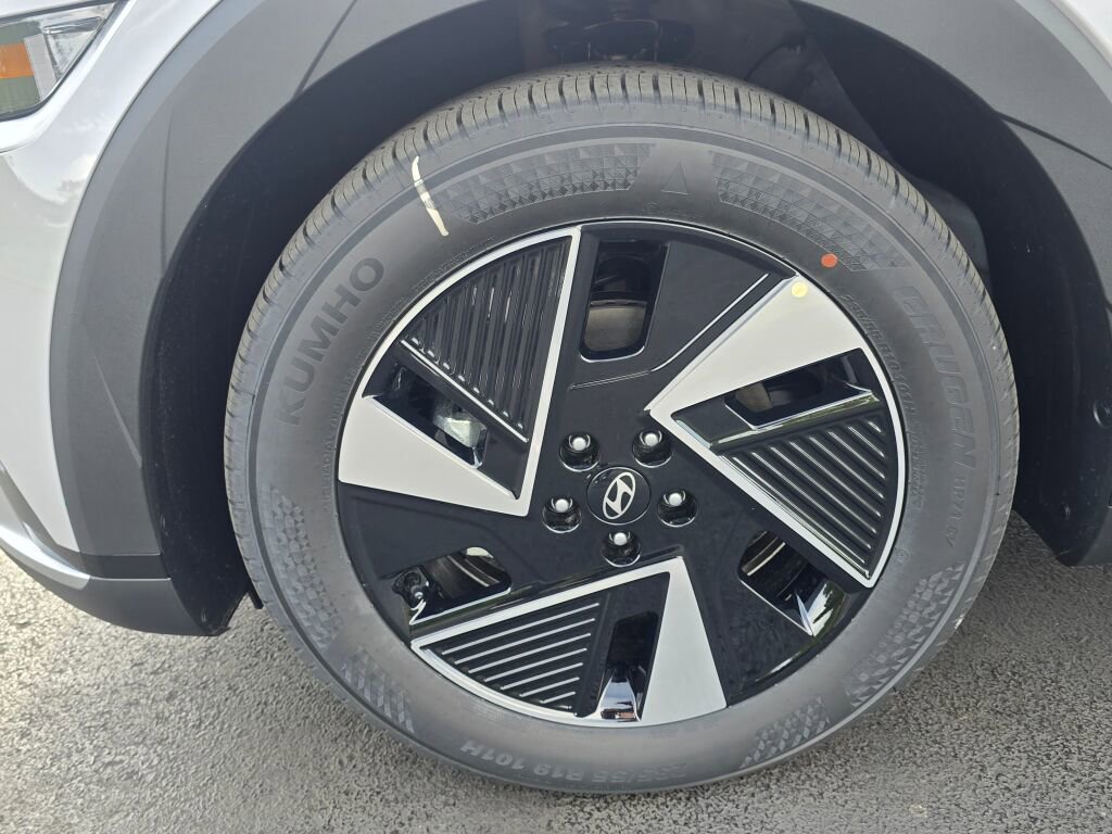 New 2025 Hyundai Ioniq 5 SE image 11
