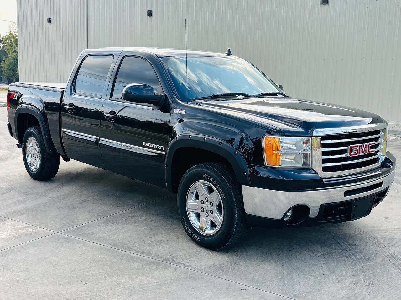 Used 2013 GMC Sierra 1500 SLT w/ All-Terrain Package image 3