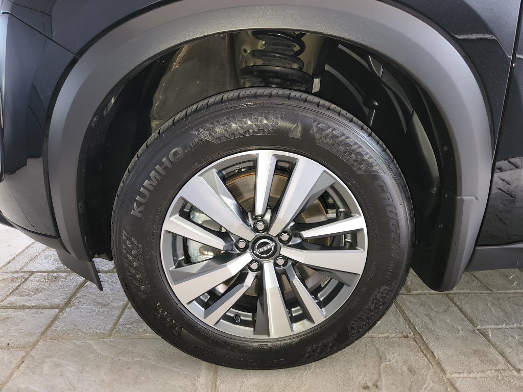 Used 2025 Nissan Pathfinder SL AWD/4WD image 33