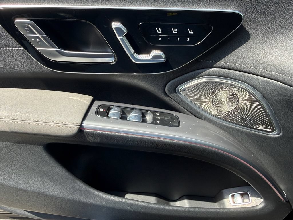 Used 2022 Mercedes-Benz EQS 450+ Sedan image 11