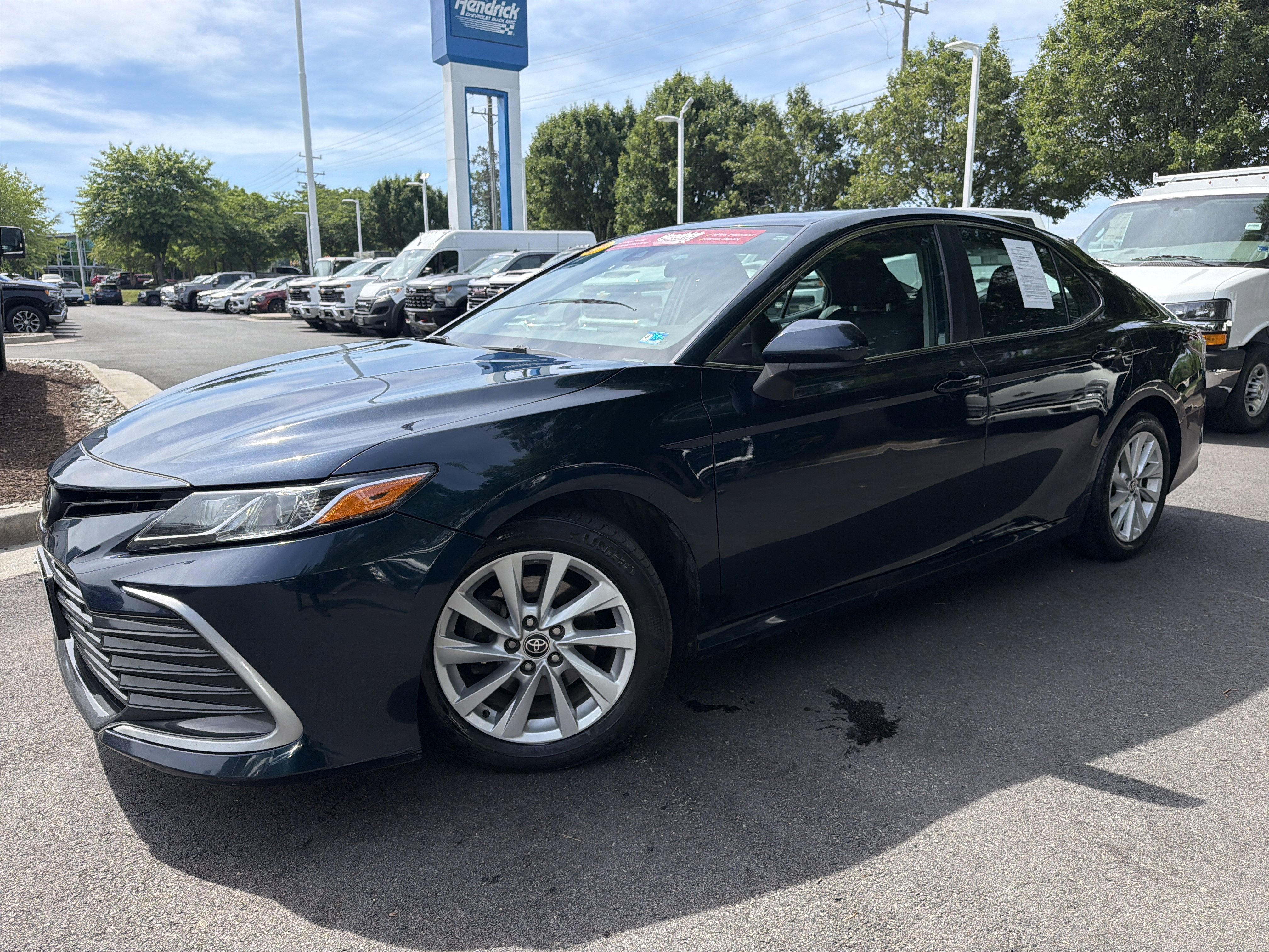 Used 2021 Toyota Camry LE FWD image 6