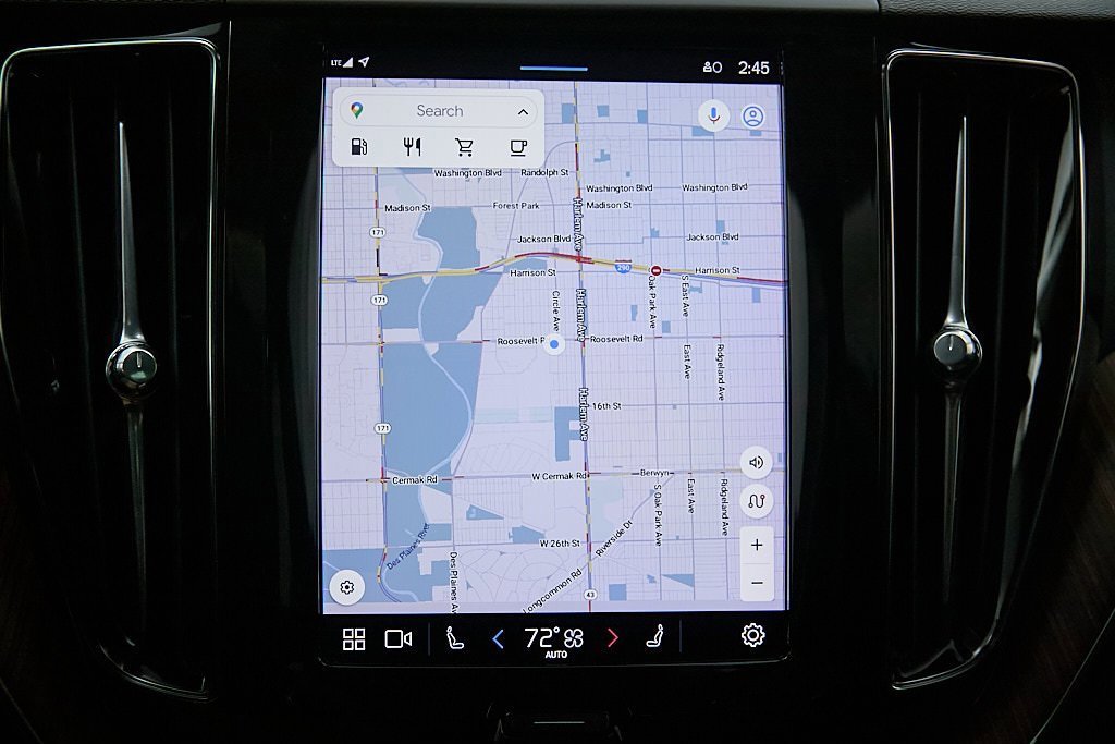 Certified 2023 Volvo XC60 B5 Plus w/ Protection Package Premier image 27