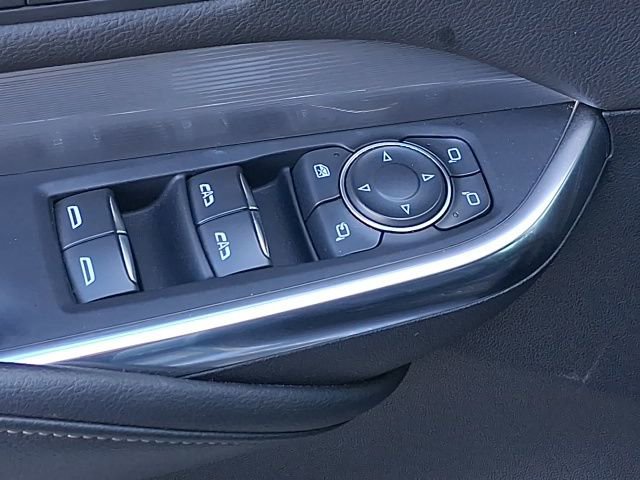 Used 2025 Cadillac XT4 Premium Luxury AWD/4WD image 17