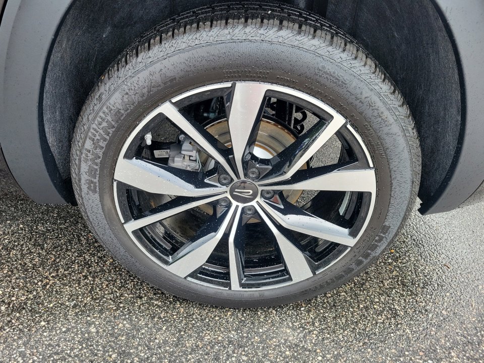 New 2025 Volkswagen Atlas Cross Sport SEL Premium R-Line image 22